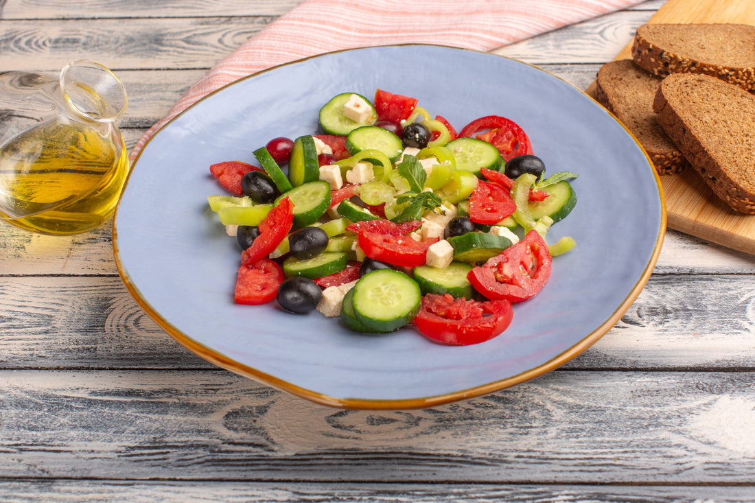 Zeytinyağlı ve Kekikli Domates Salatası